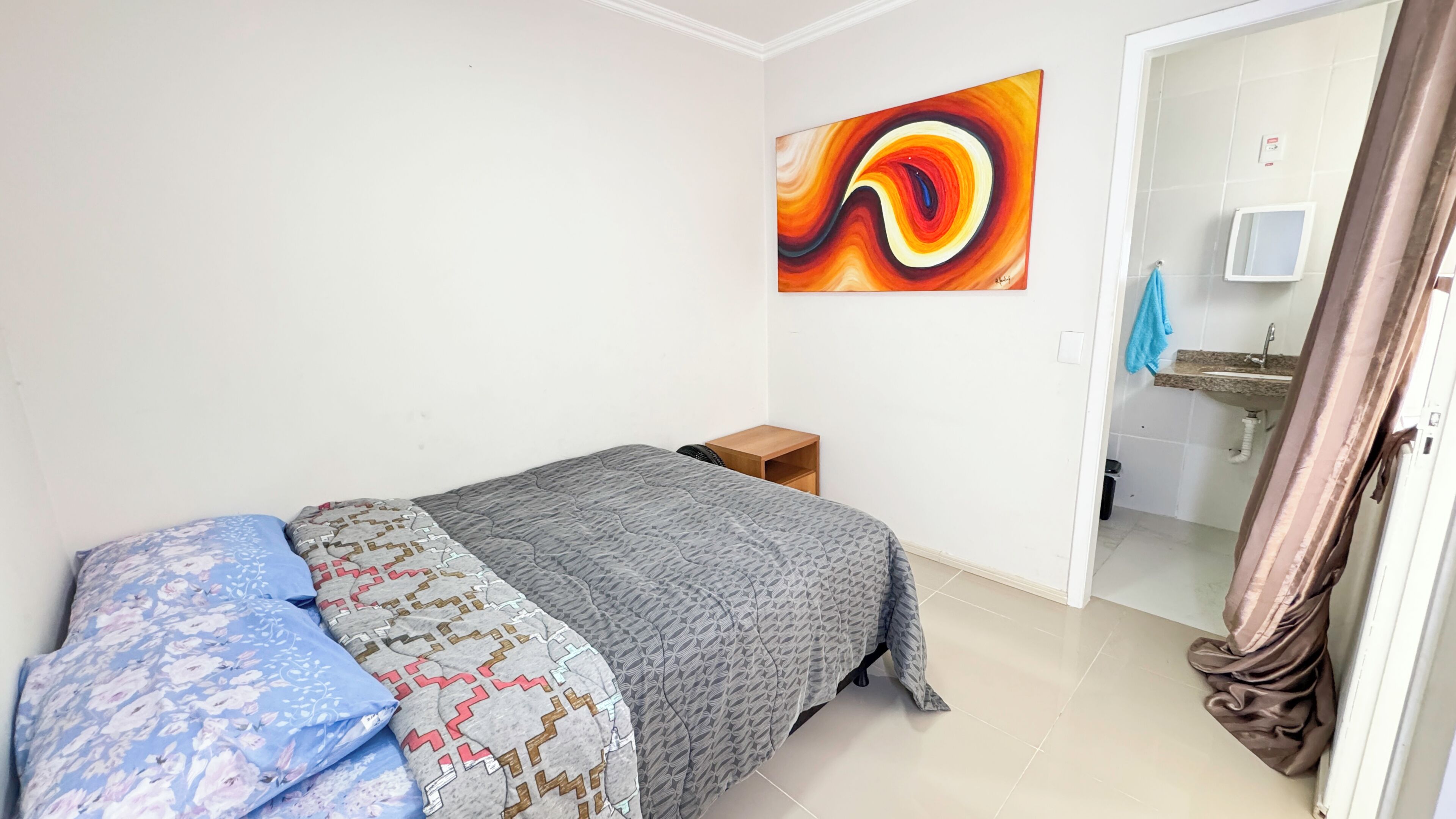 2 quartos, ferros/tábuas de passar roupa, Wi-Fi, roupa de cama
