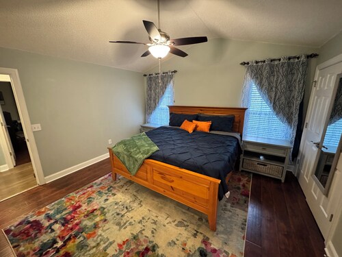 Cozy Getaway - Pet-Friendly + Screened Porch