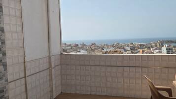 Penthouse Deluks, balkon, pemandangan pantai | Interior