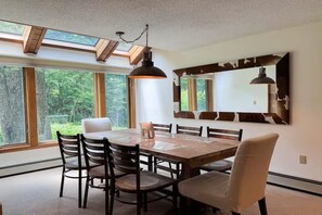 Dining - Mountainside Retreat @ Attitash, Ski-In, Ski-Out, Pool, Hiking (Bartlett)