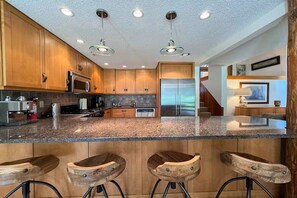 Coffee/tea maker, fridge, microwave, oven - Mountainside Retreat @ Attitash, Ski-In, Ski-Out, Pool, Hiking (Bartlett)