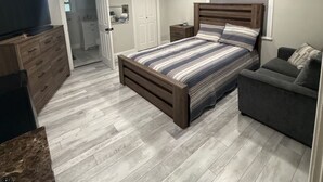 Room - Comfort, Safety, and the Beach (Clearwater)