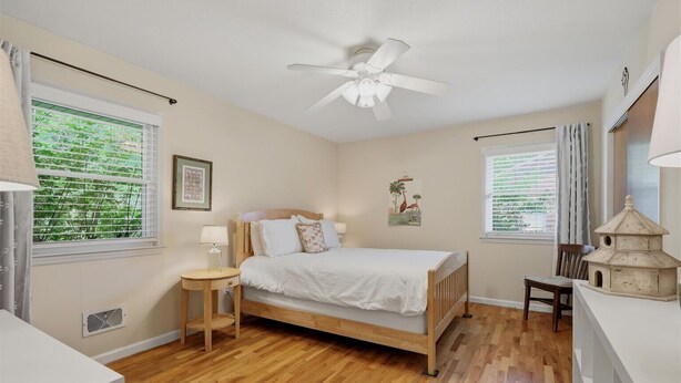 3 bedrooms, desk, iron/ironing board, WiFi - Gardenia House Central Wilmington 3 bed/2 bath (Wilmington)