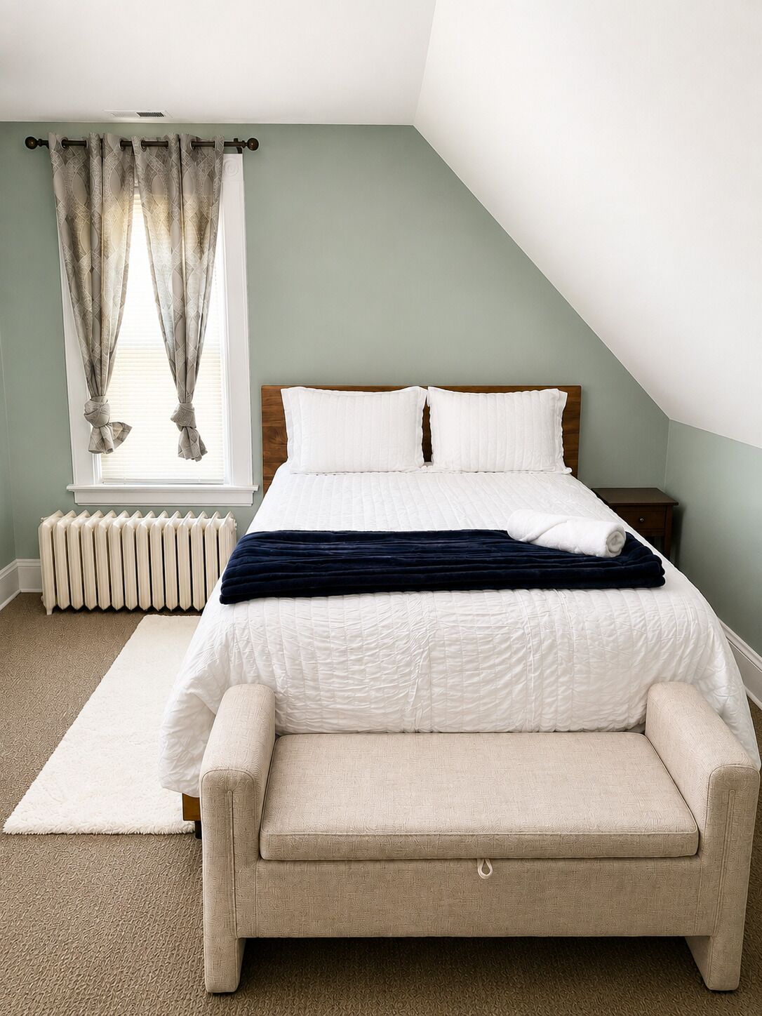 1 bedroom, in-room safe, iron/ironing board, free WiFi