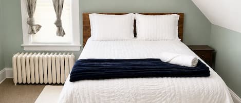 1 bedroom, in-room safe, iron/ironing board, free WiFi