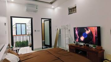 Family Quadruple Room, City View | Desk, laptop workspace, WiFi (free)