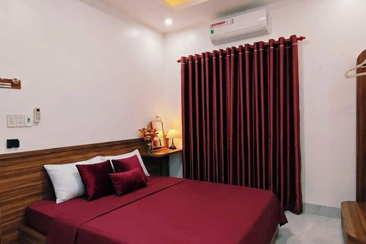 Habitación doble Confort, 1 cama King size | Escritorio, espacio para trabajar con laptop y wifi gratis