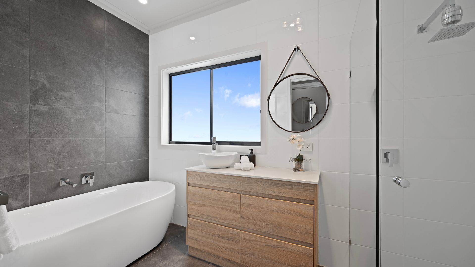 Shower, hair dryer, towels