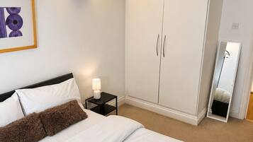 1 Schlafzimmer, Bügeleisen/Bügelbrett, kostenloses WLAN, Bettwäsche