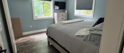 4 habitaciones, cuna de viaje, wifi gratis y ropa de cama