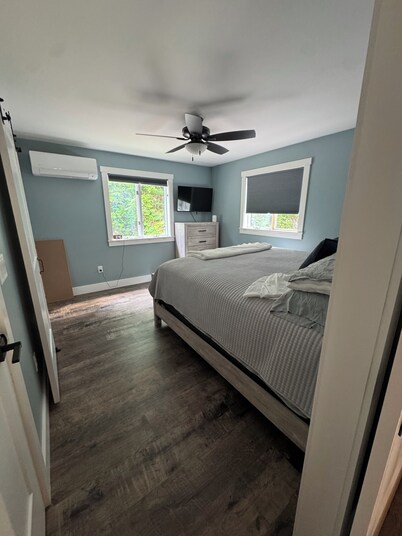 Newly renovated Lake House Retreat - 30 mins to Jay Peak Resort