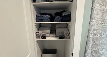 Newly renovated Lake House Retreat - 30 mins to Jay Peak Resort