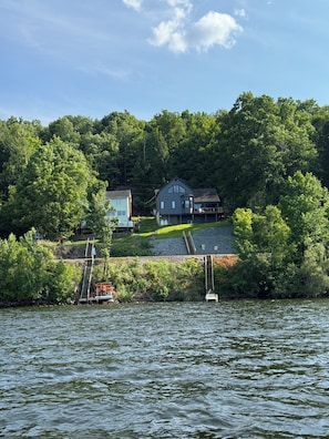 Exterior - Newly renovated Lake House Retreat - 30 mins to Jay Peak Resort (Newport)