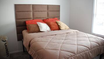 3 bedrooms, iron/ironing board, Internet, bed sheets