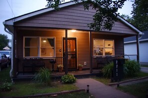 Exterior - Nice 3-bedroom house with AC in the heart of dowtown Cleveland (Cleveland)