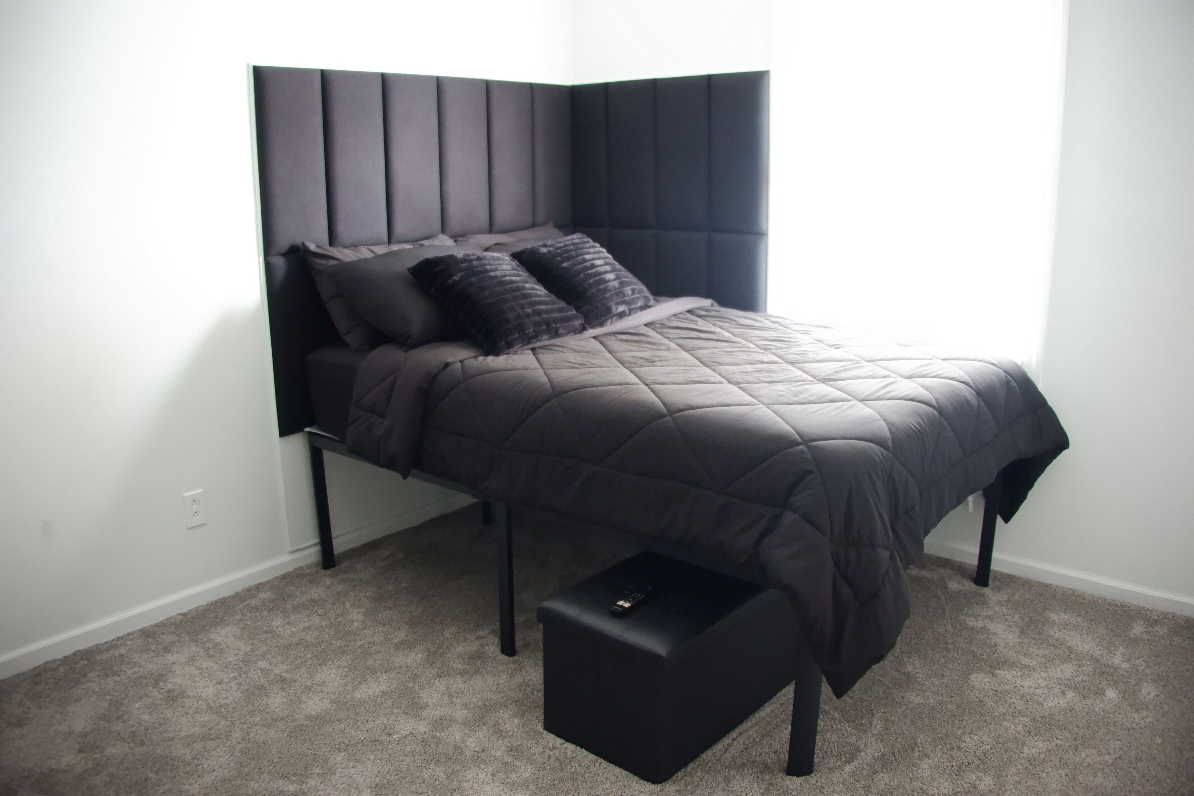 3 bedrooms, iron/ironing board, internet, bed sheets
