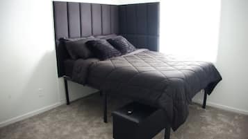 3 bedrooms, iron/ironing board, internet, bed sheets