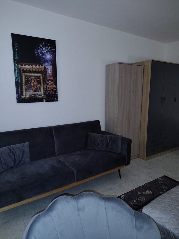 Deluxe-Doppel- oder -Zweibettzimmer | Wohnbereich
