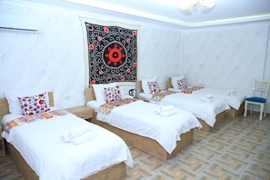 Luxury Quadruple Room | Desk, laptop workspace, free WiFi - Samarkand City Center Hotel (Samarkand)