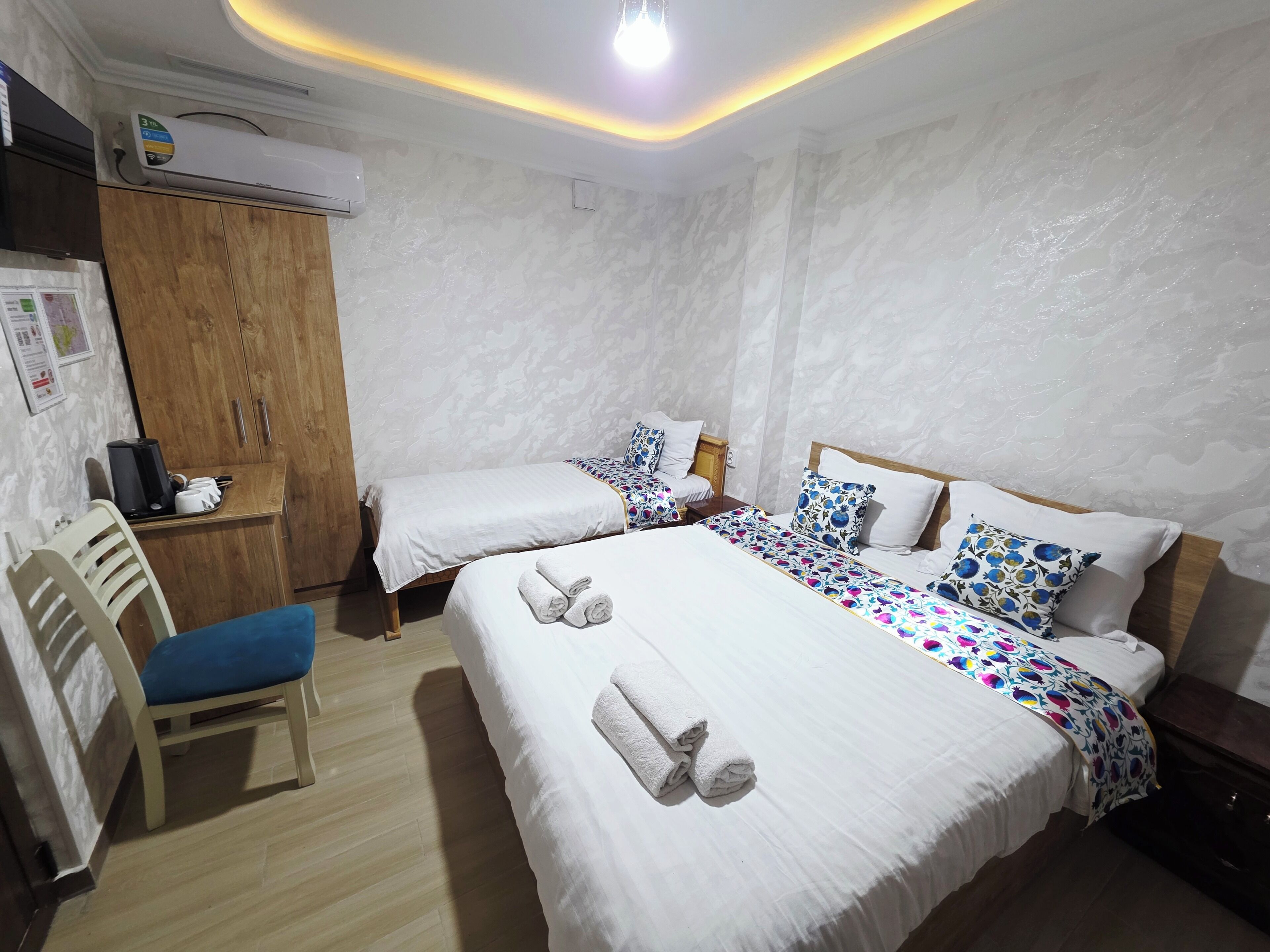 Family Triple Room | Desk, laptop workspace, free WiFi