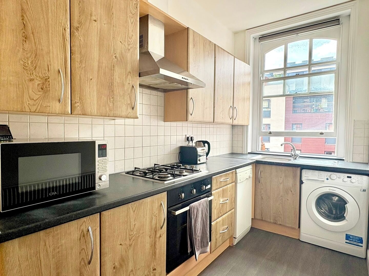 Kühlschrank, Mikrowelle, Ofen, Toaster