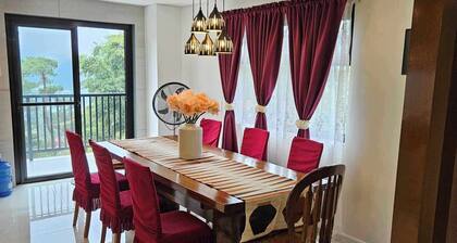 Cozy Baguio Hilltop Lodge with Mountain Views and Parking