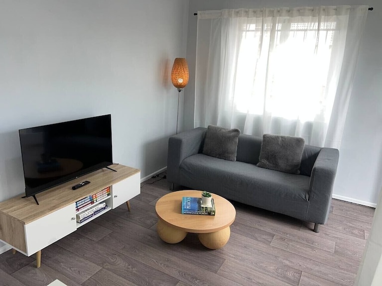 U2-cute Fresh Unit|quiet Centre|newac|smarttv - Balmoral