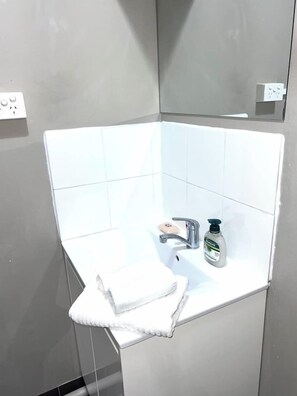 Towels - u5-Traditional QLD Unit|Quiet Centre|NewAC|SmartTV (Norman Park)