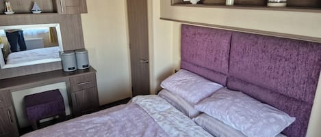 1 habitación, wifi y ropa de cama