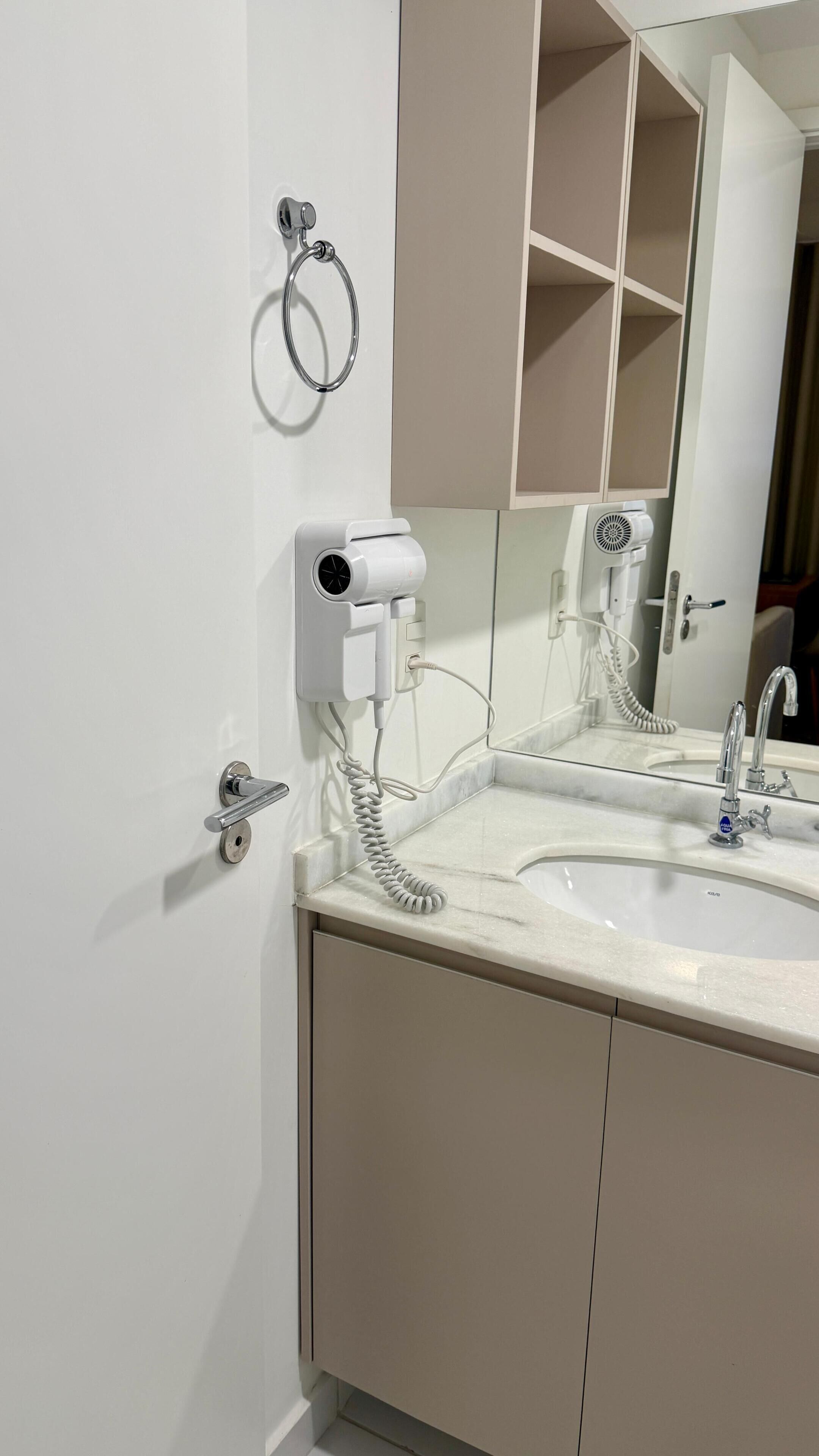 Jabón y papel de baño 