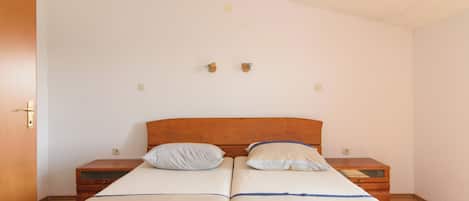1 bedroom, iron/ironing board, WiFi, bed sheets