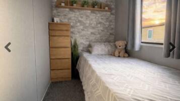 3 bedrooms, WiFi, bed sheets
