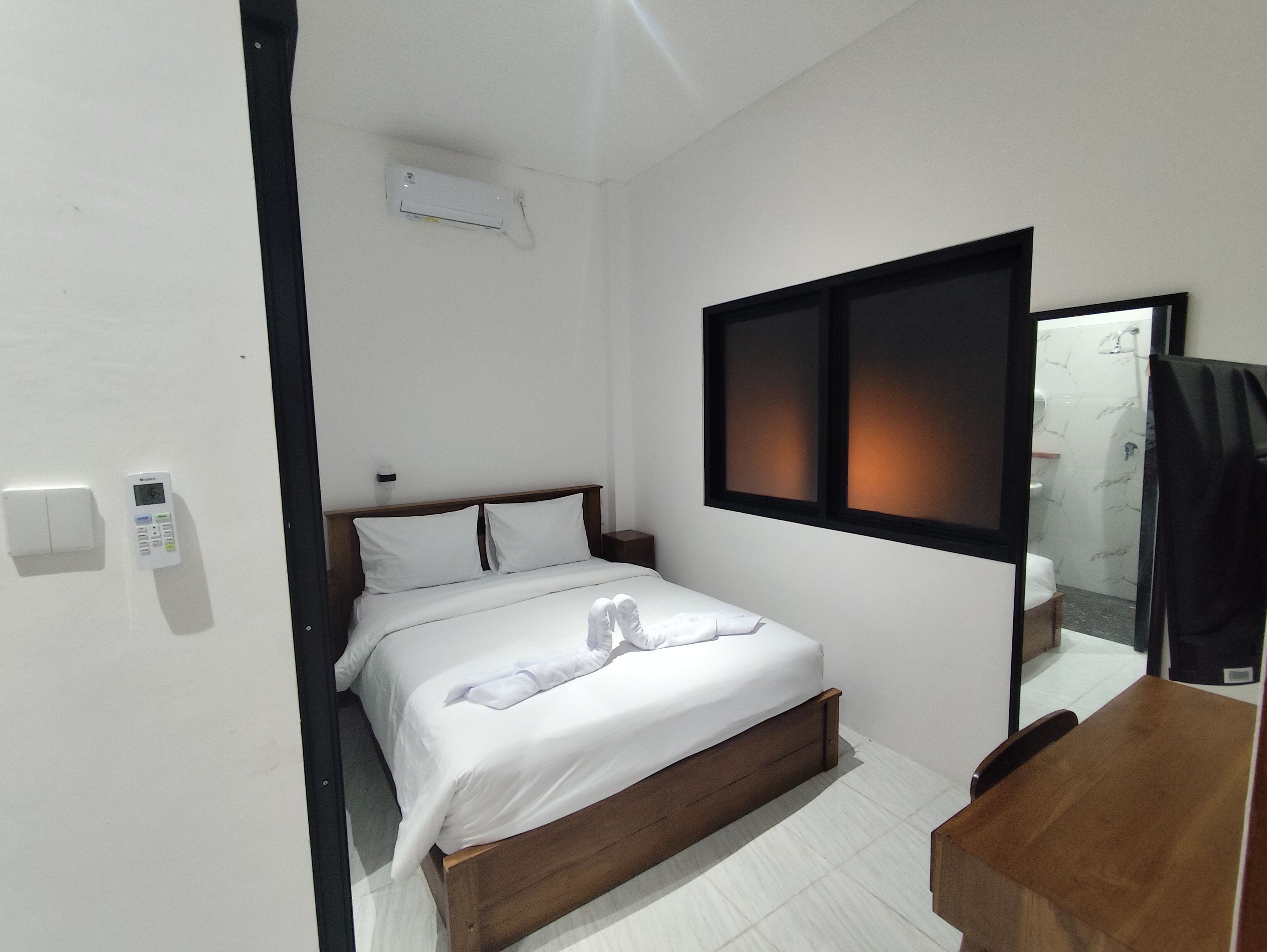 Family Double Room, Courtyard View | Desk, WiFi (free)