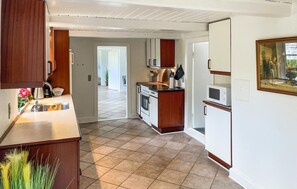 Kitchen - Awesome home in Humble with WiFi (Humble)