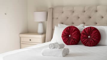 4 bedrooms, iron/ironing board, free WiFi, bed sheets