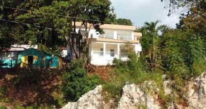 3-bedroom apartment in lovely Paraíso with AC