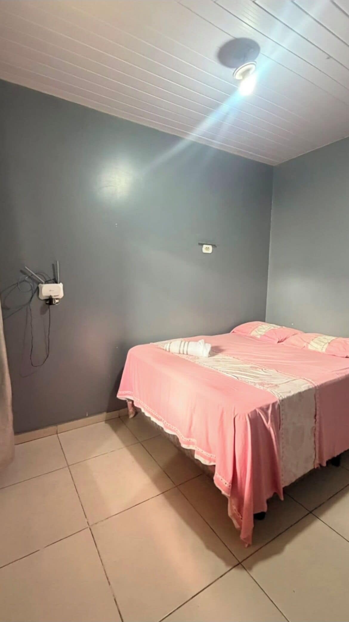 2 quartos, Wi-Fi de cortesia, roupa de cama
