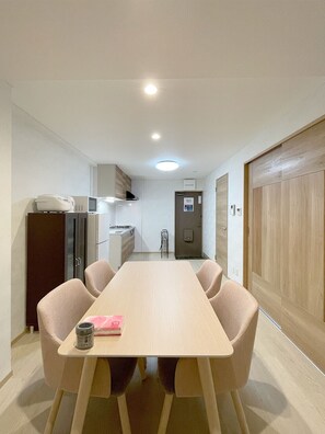 Superior-Apartment, Balkon | Speisen