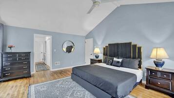 4 habitaciones, tabla de planchar con plancha, wifi y ropa de cama
