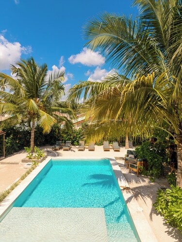 Azura Boutique Apartments