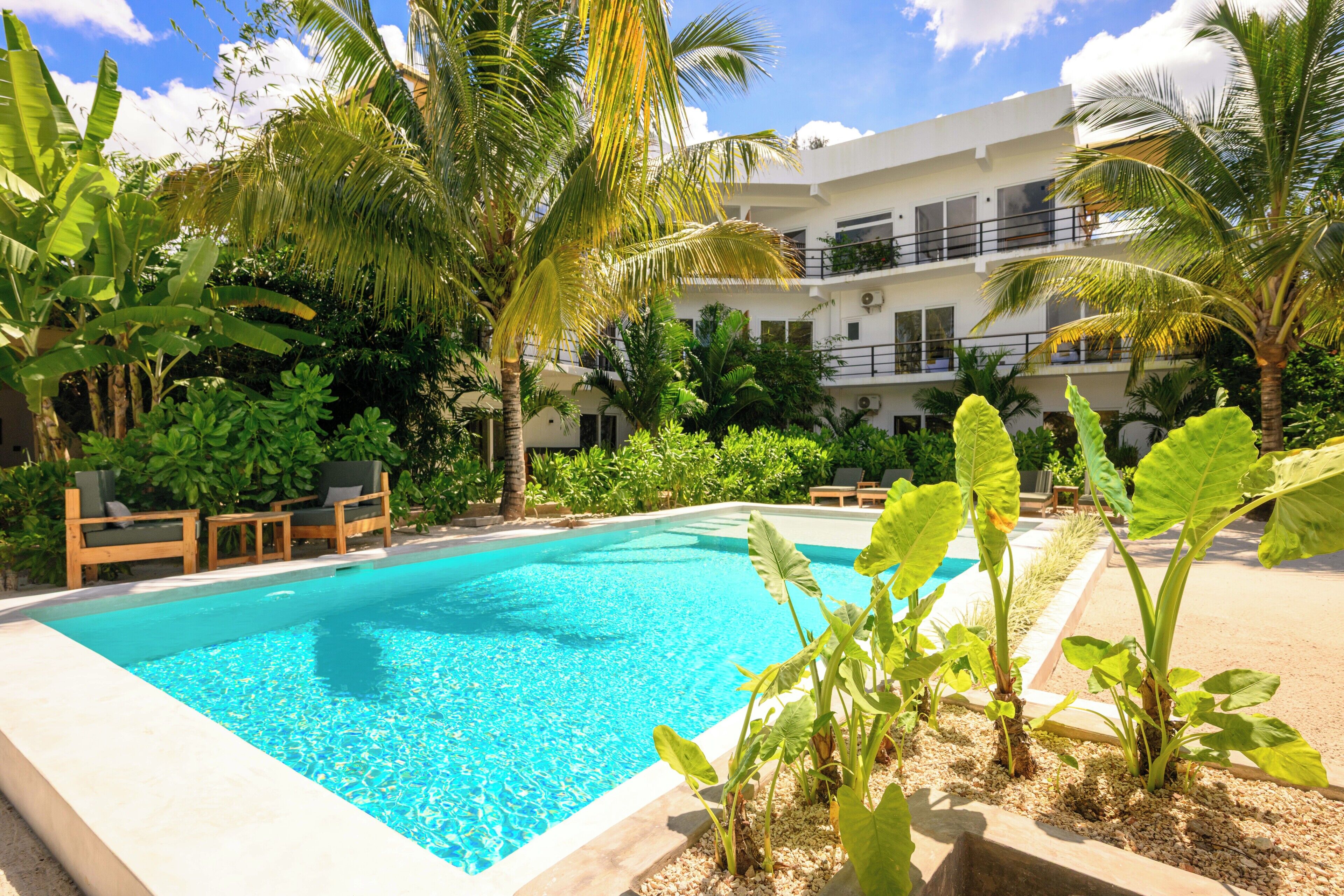 Casa standard, sacada, vista para a piscina | Banheiro | Produtos de toalete grátis, secador de cabelo, toalhas de banho 