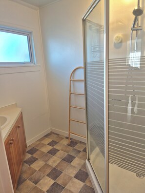 Bathroom - Tāhunanui Nest (Nelson)