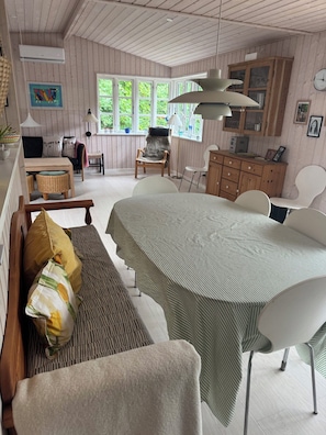 Interior - Forest retreat near beach and Rønne (Rønne)