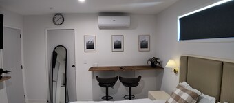 Taupō Premium Retreat | Private Spa, Ensuite & BBQ