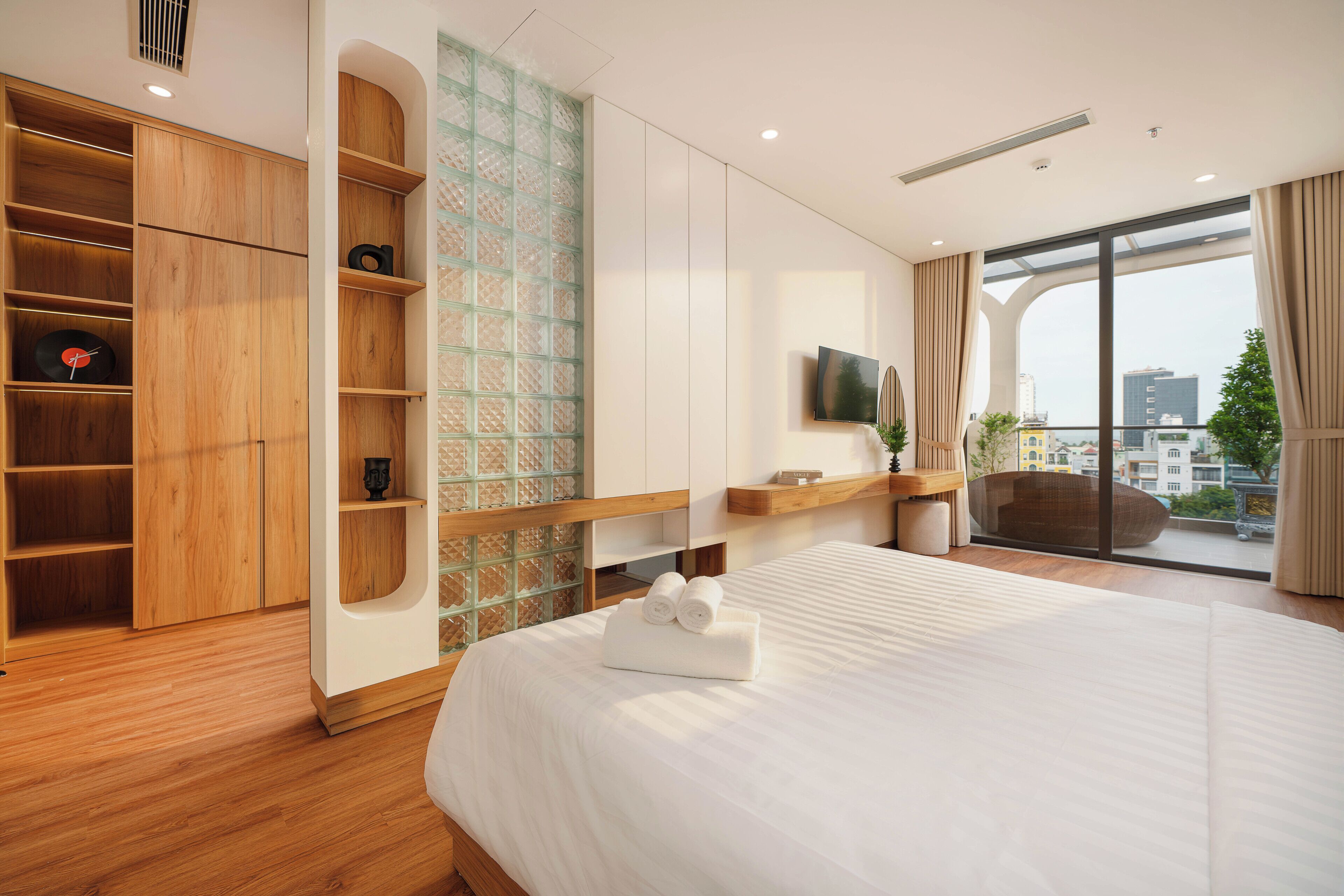 Executive Studio, City View | Desk, blackout curtains, iron/ironing board (on request), free WiFi