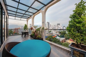 Executive Studio, City View | Outdoor dining - VENTURA by BRIO (Da Nang)