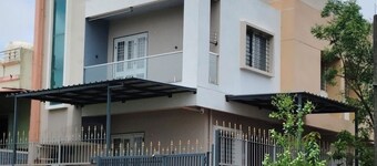 Wale's Hilltop Villa, Your Peaceful Home Away from Home