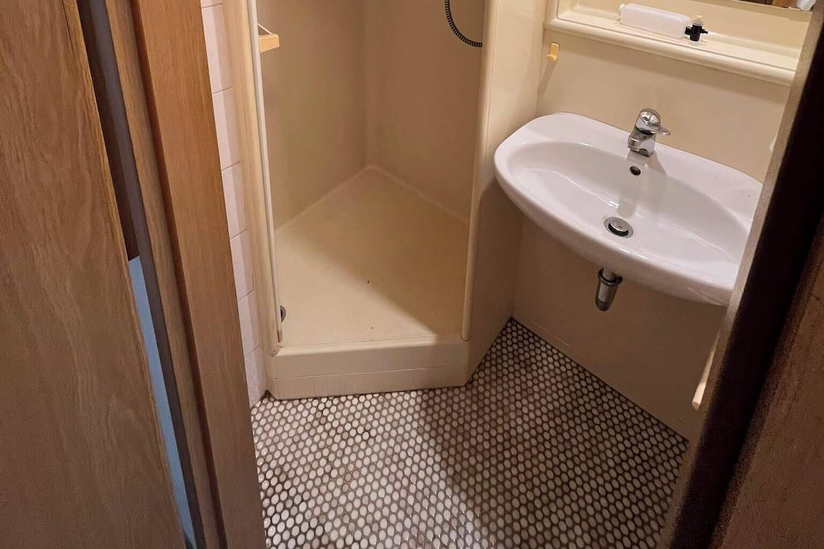 Basic Double Room, Shared Bathroom | Bathroom | Toilet paper