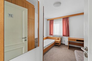 Free WiFi - Arona Rooms (München)