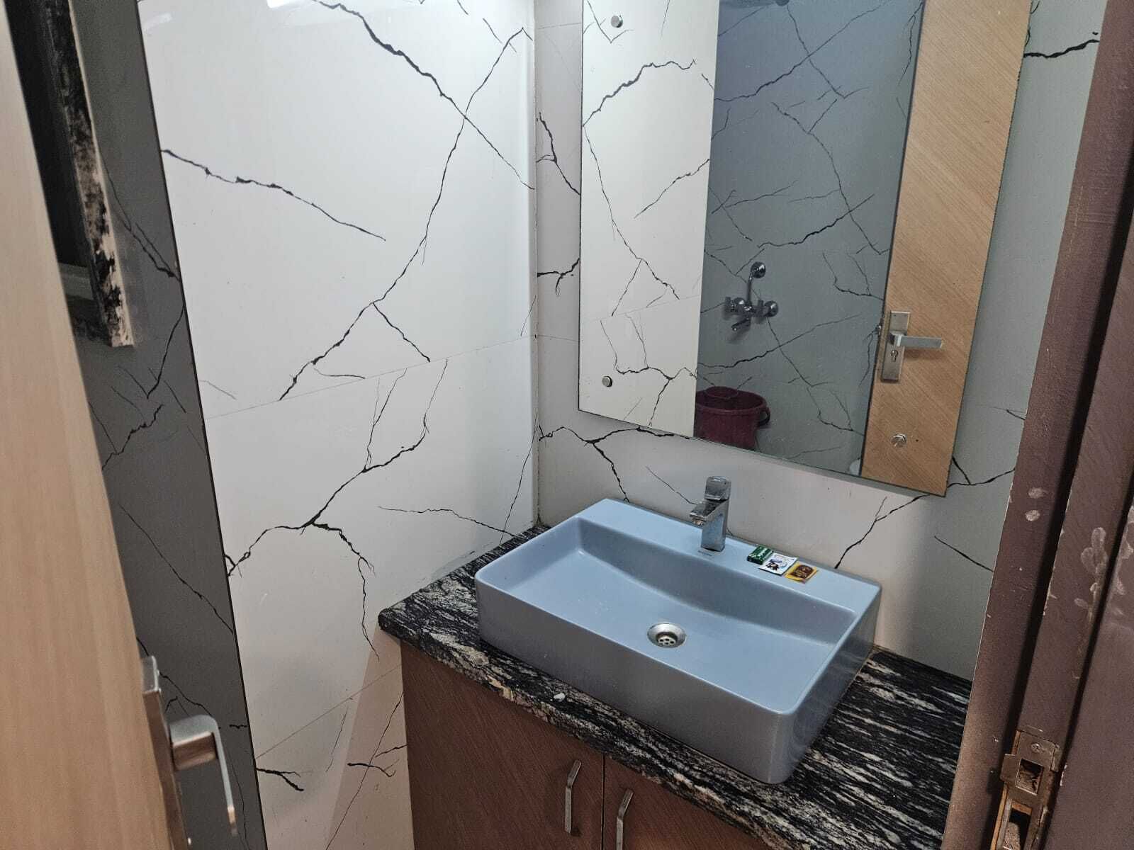 Doccia, set di cortesia gratuito, asciugamani, sapone